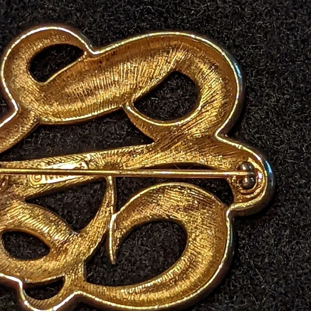 Monet vintage brooch
